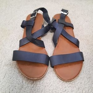 Bluenotes size 10 black faux leather strappy heeled sandals